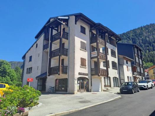 Appartement à vendre 49 500 € 1 pièce 19,7 m² Étage 2/3 Centre-Village Mijoux 01170