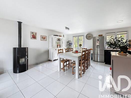 Maison à vendre 209 000 € 6 pièces 4 chambres 107 m² 1 000 m² de terrain Grand Bourgtheroulde 27520