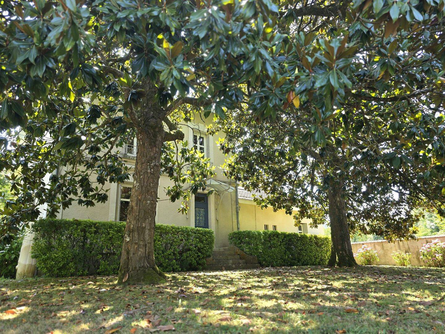 Maison 6 pièces 207 m² · à Saint-Léon-sur-l'Isle · 207 m² · 335 000 €