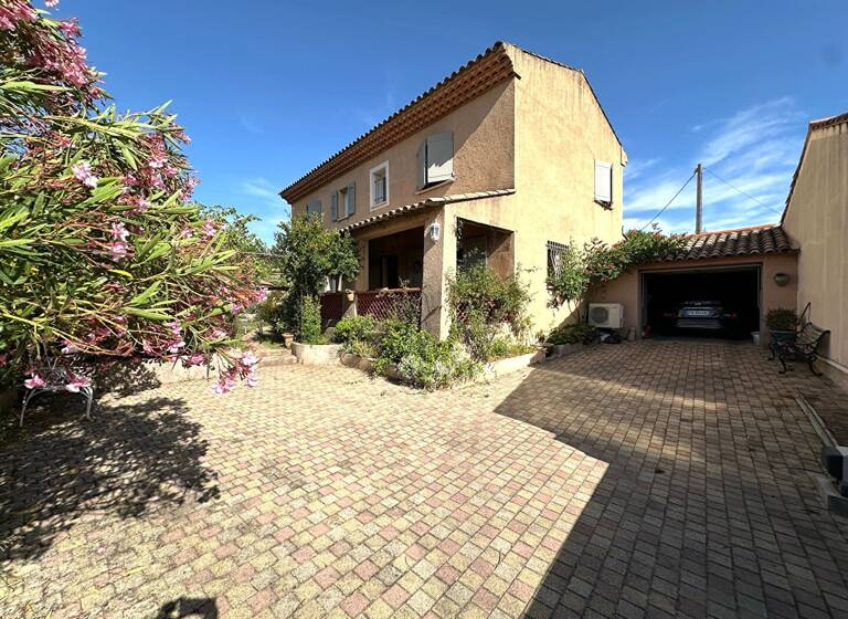 Maison à vendre 555 000 € 6 pièces 5<br/>chambres 174 m²<br/>superficie 520 m²<br/>terrain Peypin 13124