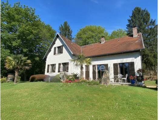 Maison à vendre 299 800 € 9 pièces 5 chambres 185 m² 2 100 m² de terrain Est Blanzy 71450