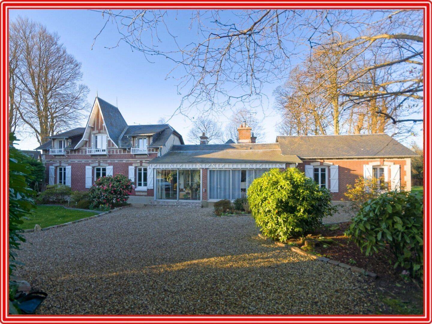 Maison 8 pièces 230 m² · à Saint-Romain-de-Colbosc · 230 m² · 483 000 €
