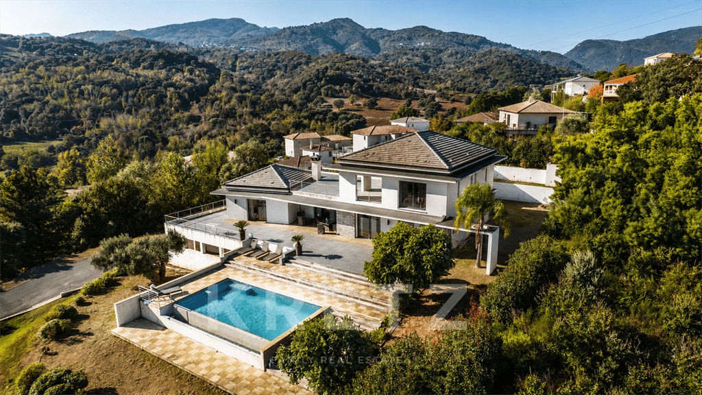Maison 6 pièces 225 m² · à Penta-Di-Casinca · 225 m² · 1 140 000 €