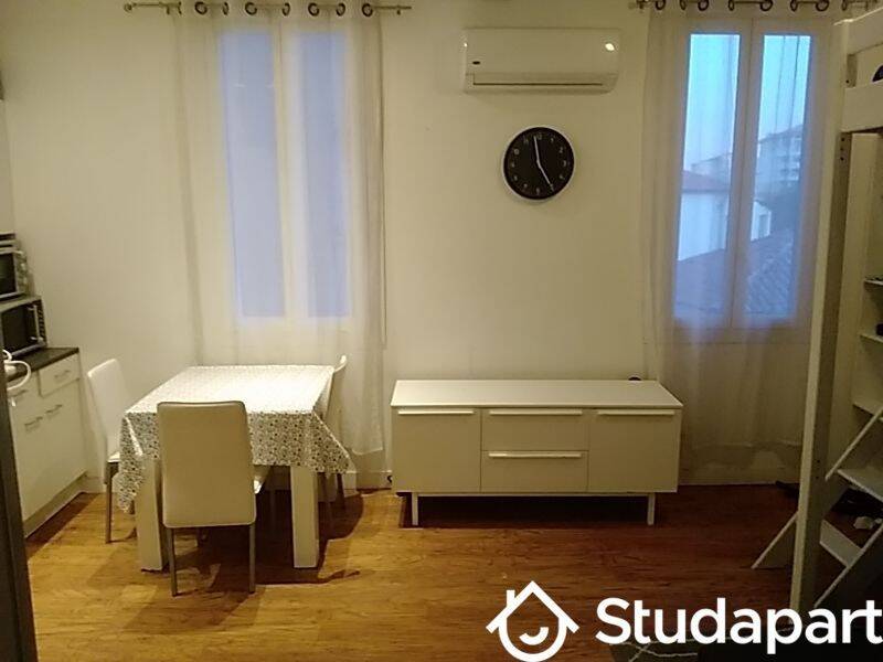 Appartement 1 pièce 25 m² · à Vallauris · 25 m² · 700 €