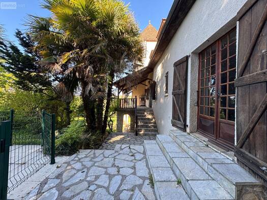 Maison à vendre 209 000 € 7 pièces 5 chambres 180 m² 24 745 m² de terrain Figeac 46100