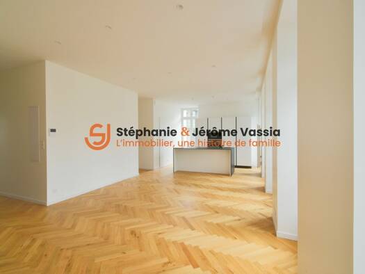 Appartement à vendre 383 950 € 4 pièces 2 chambres 82 m² Étage 2/3 Bagnères-de-Luchon 31110