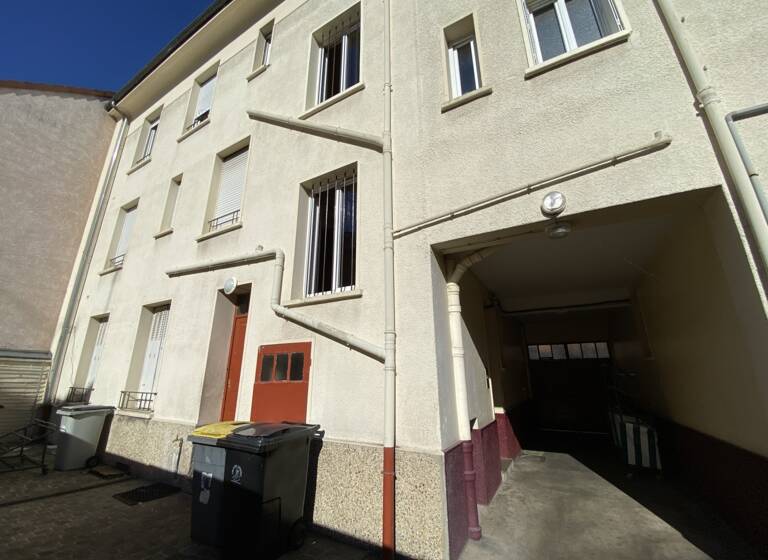 Immeuble à vendre - de 1.1M € 478 m²<br/>superficie Melun 77000