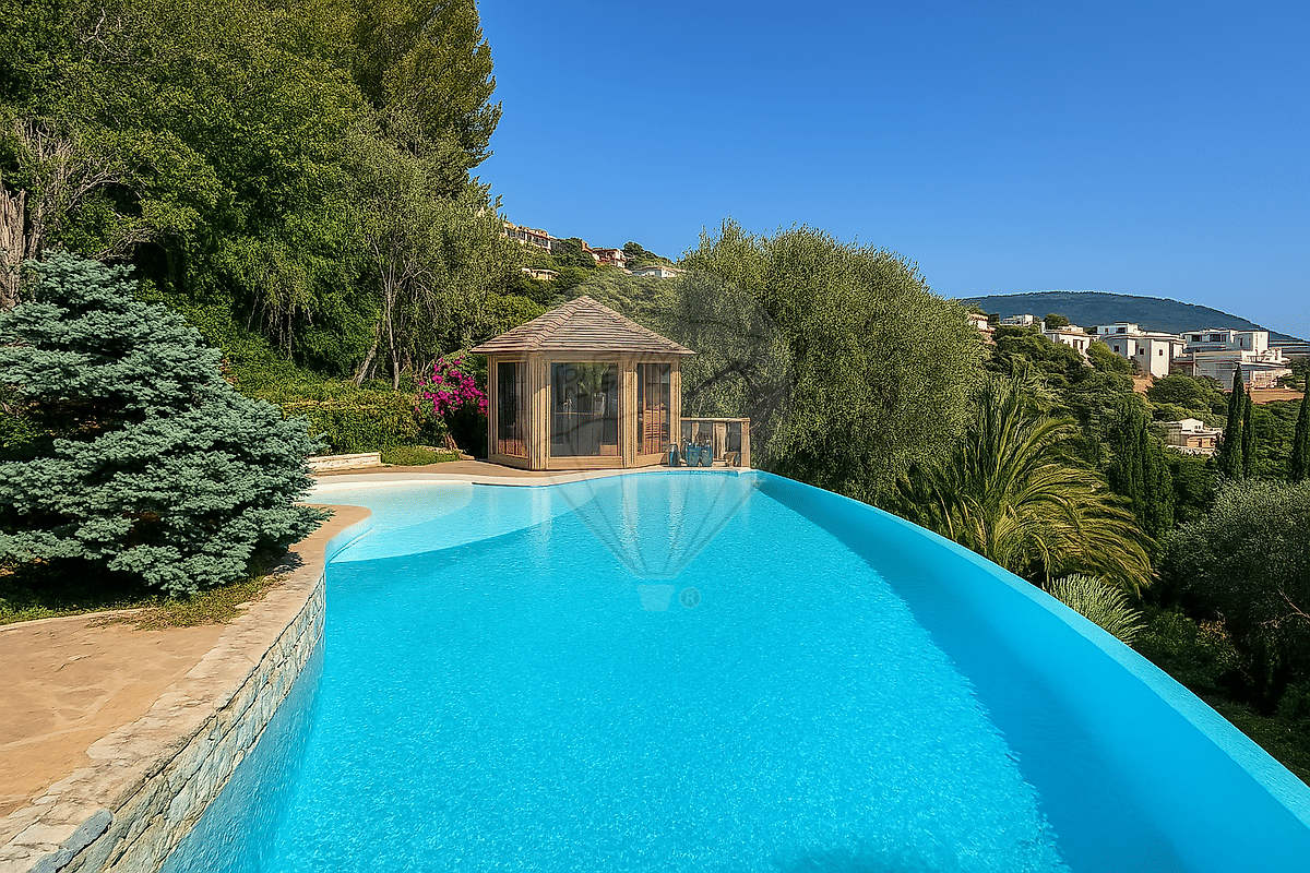 Maison 8 pièces 385 m² · à Nice · 385 m² · 2 350 000 €