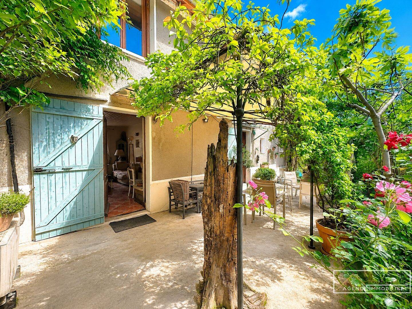 Maison 5 pièces 134 m² · à Saint-Clair-du-Rhône · 134 m² · 364 000 €