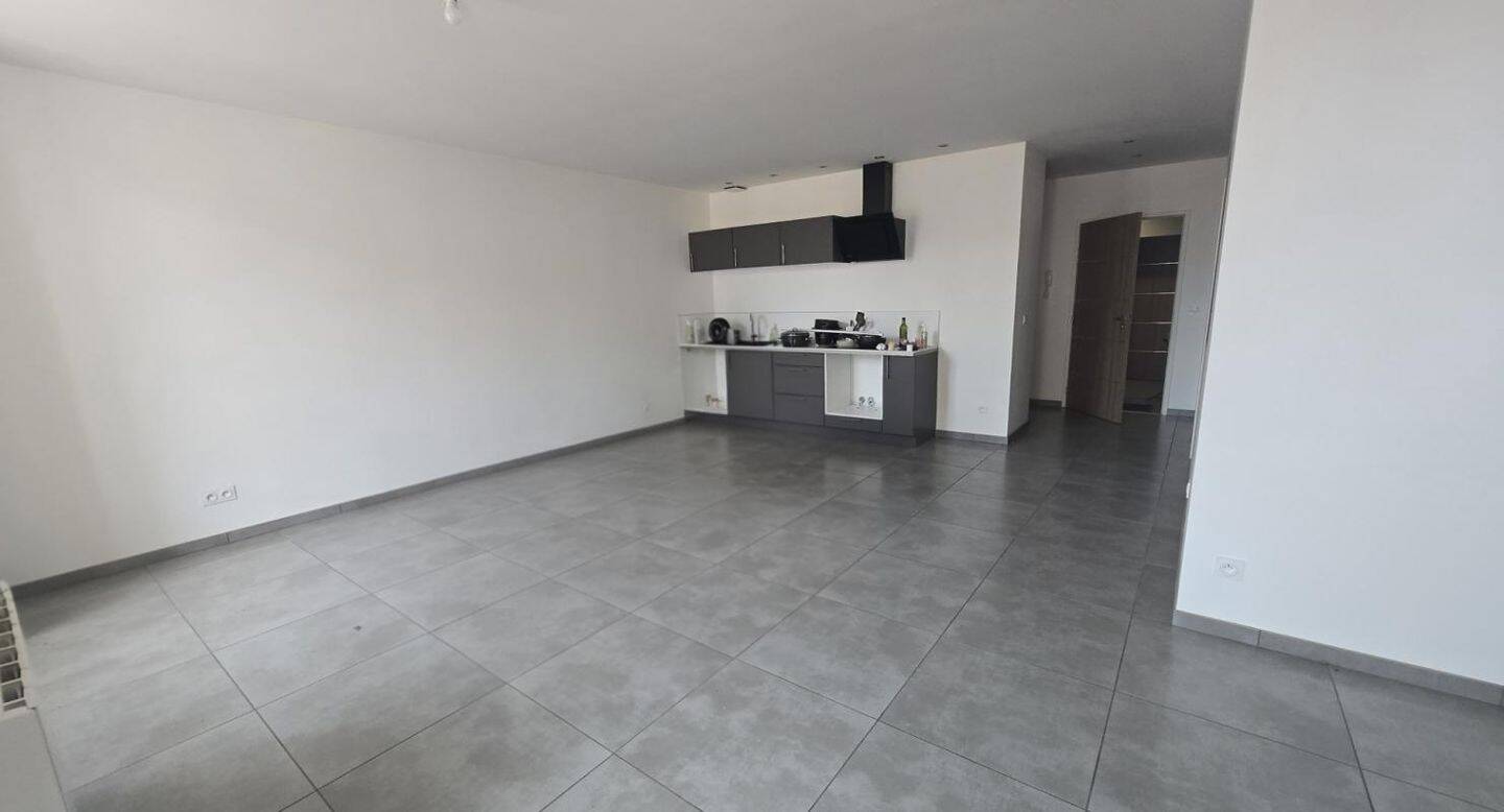 Appartement 3 pièces 80 m² · à Beaurepaire · 80 m² · 690 €/mois