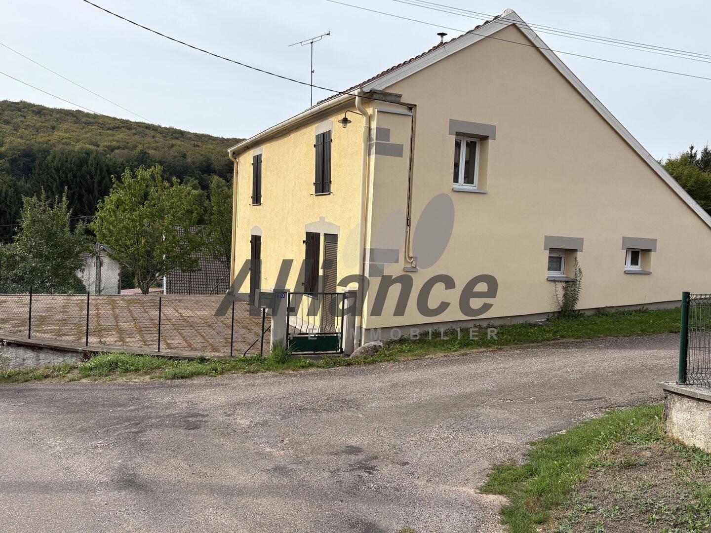 Maison 4 pièces 81 m² · à Fougerolles-Saint-Valbert · 81 m² · 92 500 €