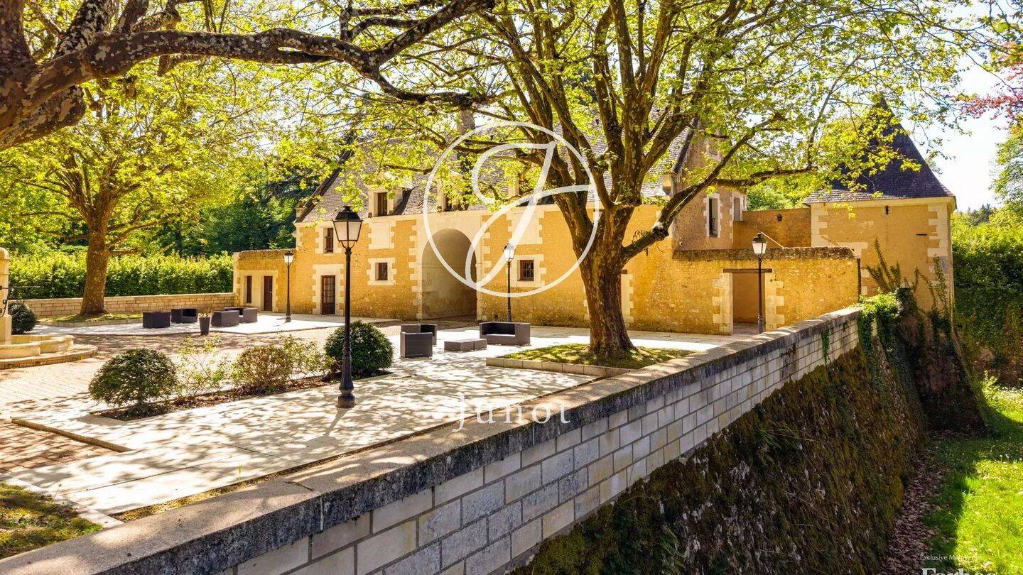 Maison 40 pièces 100 m² · à Amboise · 100 m² · 4 600 000 €