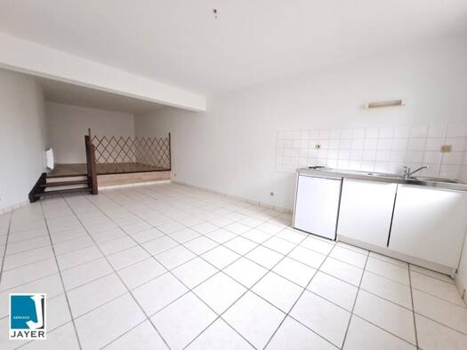 Studio à louer 410 € 1 pièce 39 m² 1er étage Aubepin Chalon-sur-Saône 71100