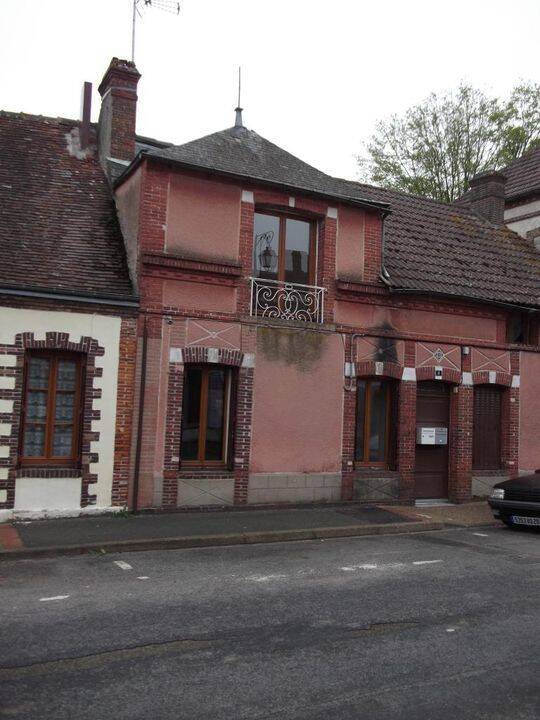 Maison 3 pièces 92 m² · à Brezolles · 92 m² · 648 €/mois