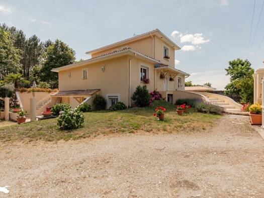 Maison à vendre 649 140 € 6 pièces 5 chambres 188 m² 1 440 m² de terrain Portets 33640