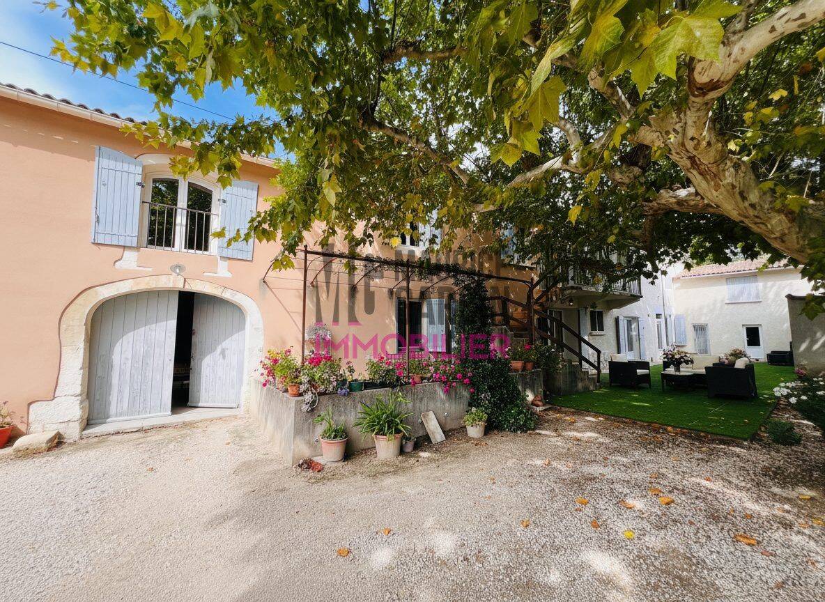 Maison 23 pièces 510 m² · à Eyragues · 510 m² · 1 260 000 €