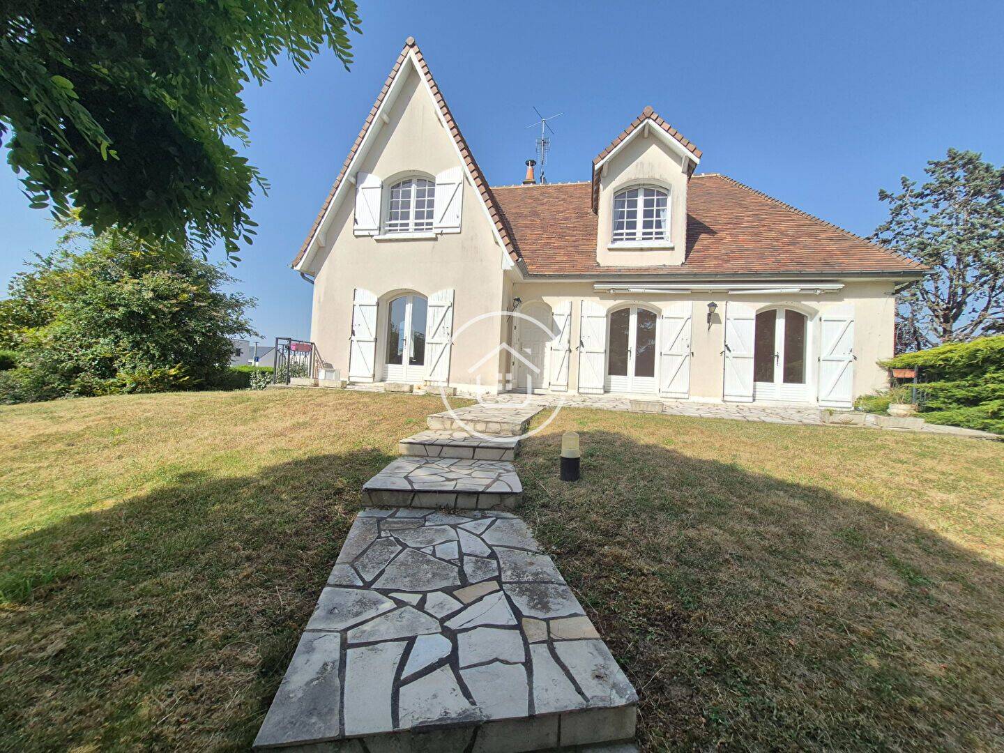 Maison 6 pièces 127 m² · à Vendôme · 127,3 m² · 235 900 €