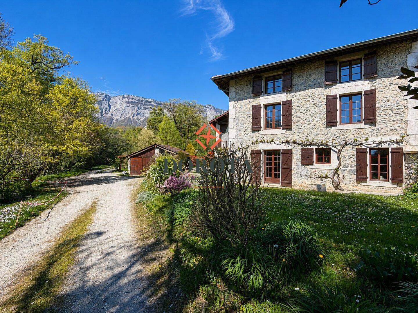 Maison 8 pièces 203 m² · à Saint-Ismier · 202,9 m² · 650 000 €