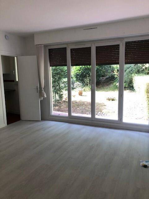 Appartement 1 pièce 27 m² · à Clamart · 27,3 m² · 900 €