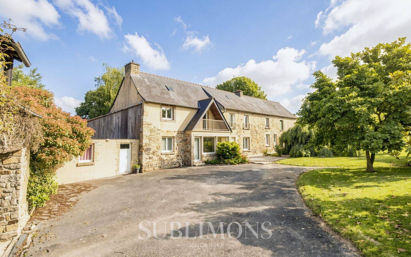 Maison 8 pièces 210 m² · à Caulnes · 210 m² · 370 000 €