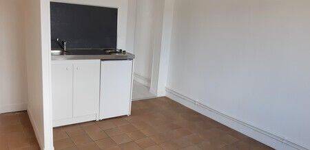 Appartement 1 pièce 29 m² · à Reims · 28,8 m² · 374 €