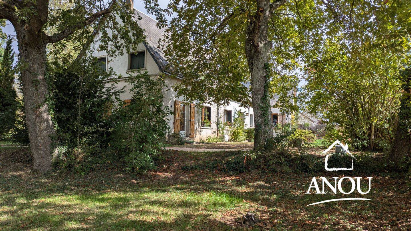 Maison 8 pièces 212 m² · à Yèvres · 212 m² · 281 000 €