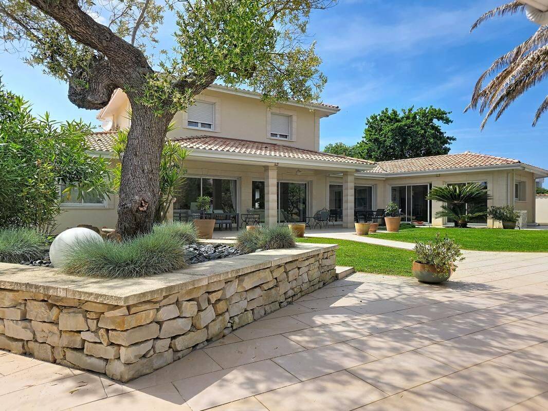 Maison 7 pièces 244 m² · à La Teste-de-Buch · 244 m² · 1 698 000 €