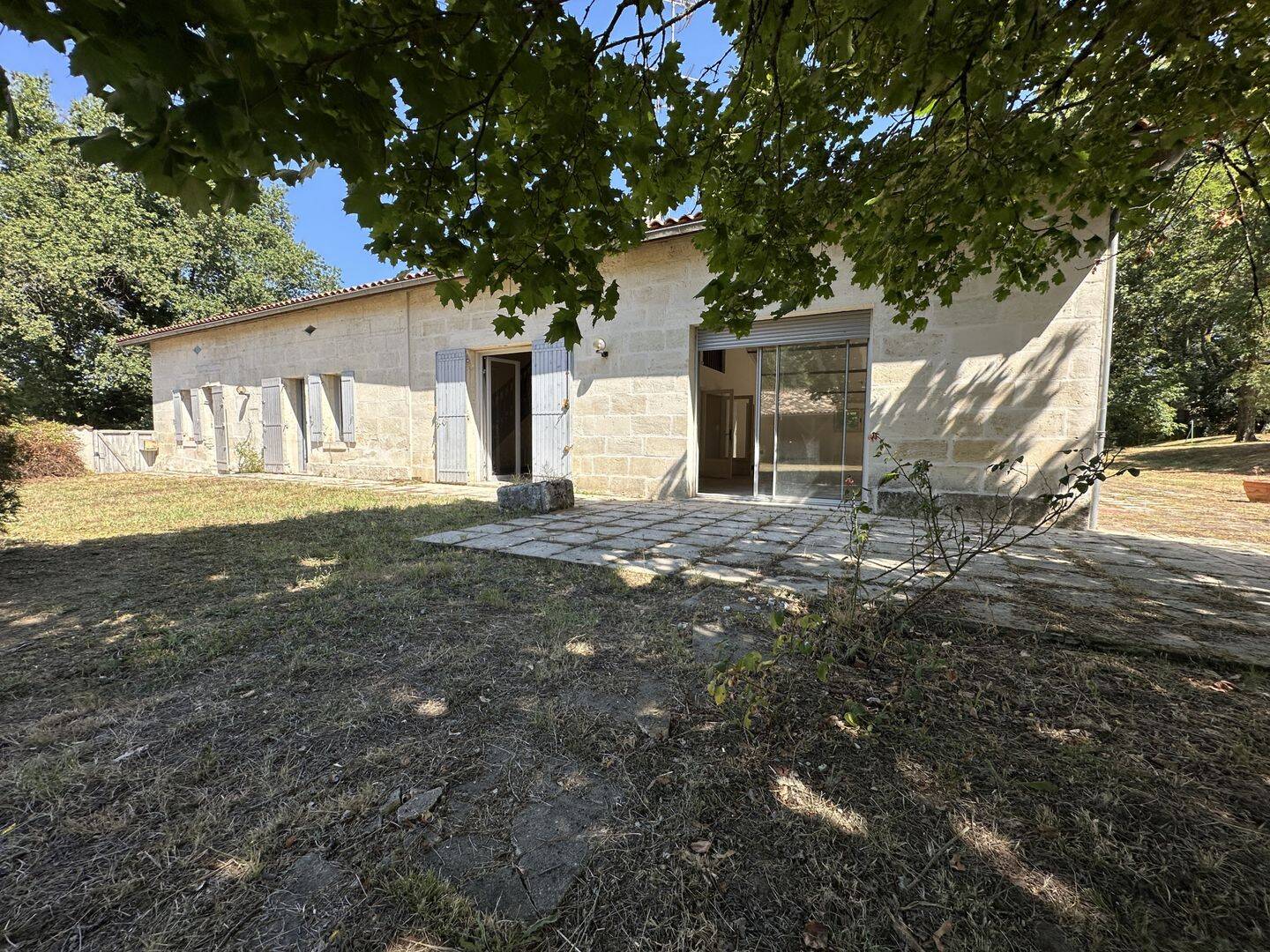 Maison 5 pièces 239 m² · à La Roche-Chalais · 239 m² · 160 000 €