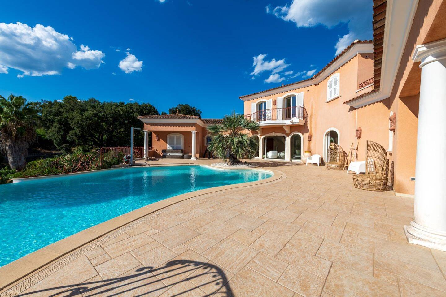 Maison 6 pièces 325 m² · à Saint-Raphaël · 325 m² · 2 632 000 €