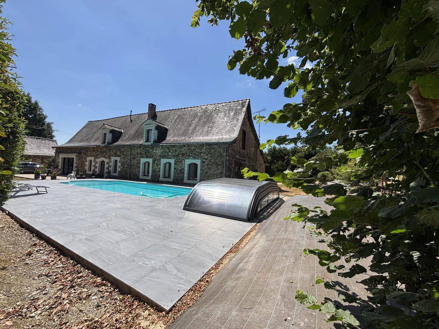 Maison 9 pièces 294 m² · à Segré-en-Anjou Bleu · 294 m² · 498 700 €