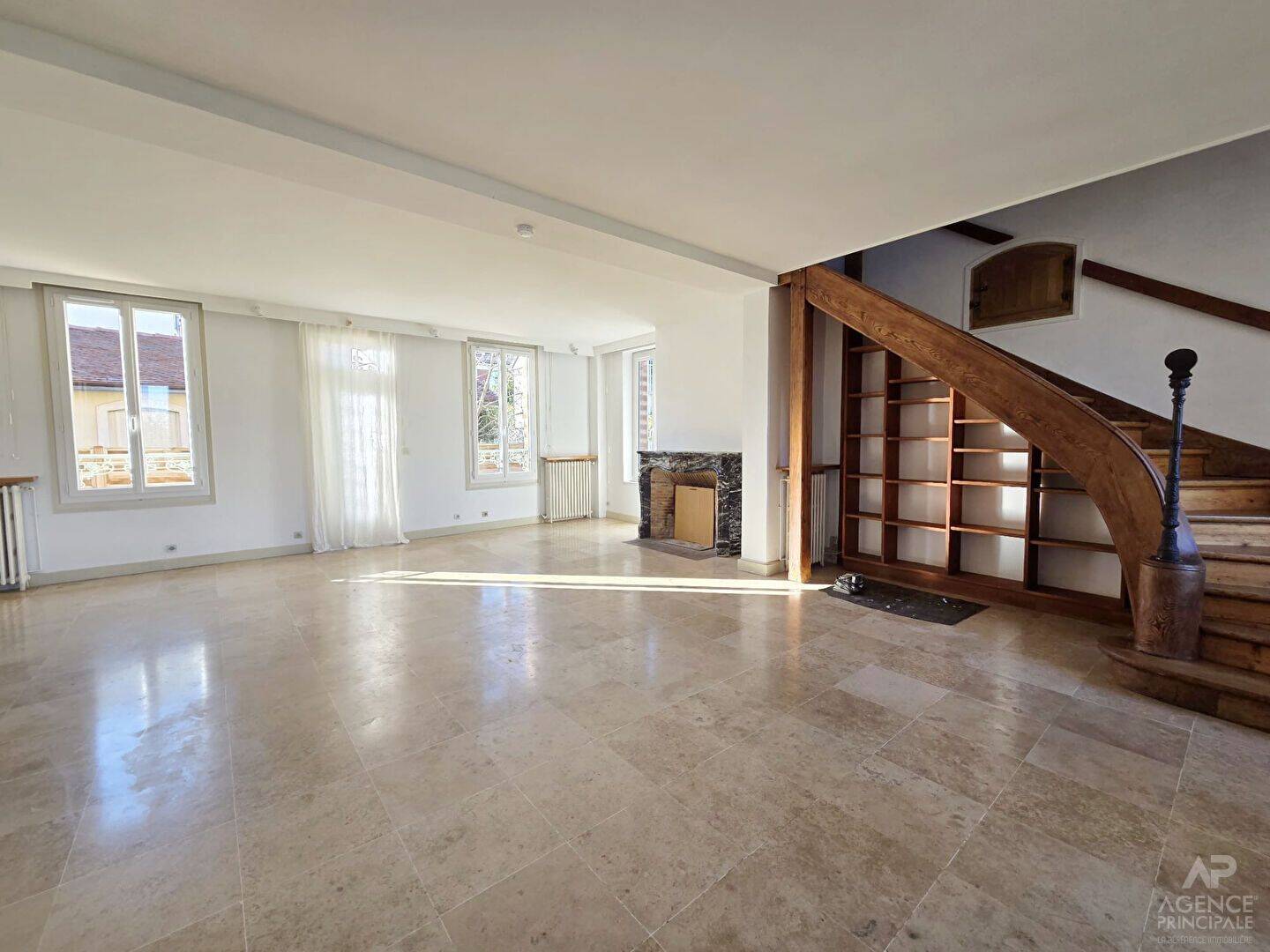 Maison 6 pièces 144 m² · à Rueil-Malmaison · 144,4 m² · 2 700 €/mois