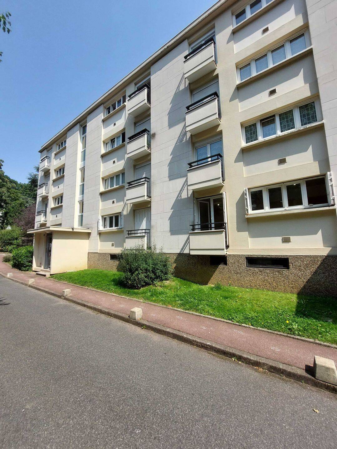 Appartement 3 pièces 65 m² · à Le Plessis-Robinson · 65 m² · 1 407 €