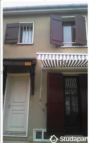 1 pièce 9 m² · à Décines-Charpieu · 9 m² · 460 €
