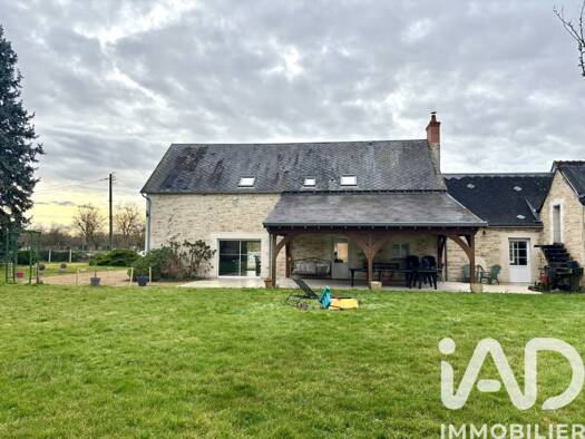 Maison de plain-pied à vendre 394 000 € 12 pièces 8 chambres 272 m² 34 940 m² de terrain Hommes 37340