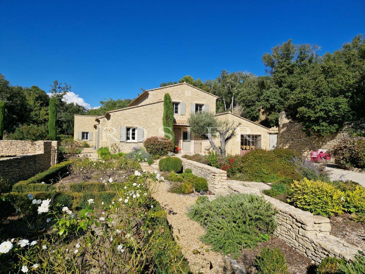 Maison 8 pièces 260 m² · à Gordes · 260 m² · 2 190 000 €