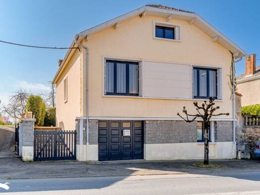 Maison à vendre 164 300 € 6 pièces 3 chambres 115 m² 813 m² de terrain Val d'Issoire 87330