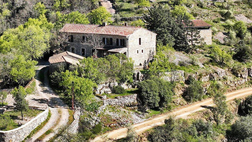 Maison 6 pièces 160 m² · à Vissec · 160 m² · 412 000 €