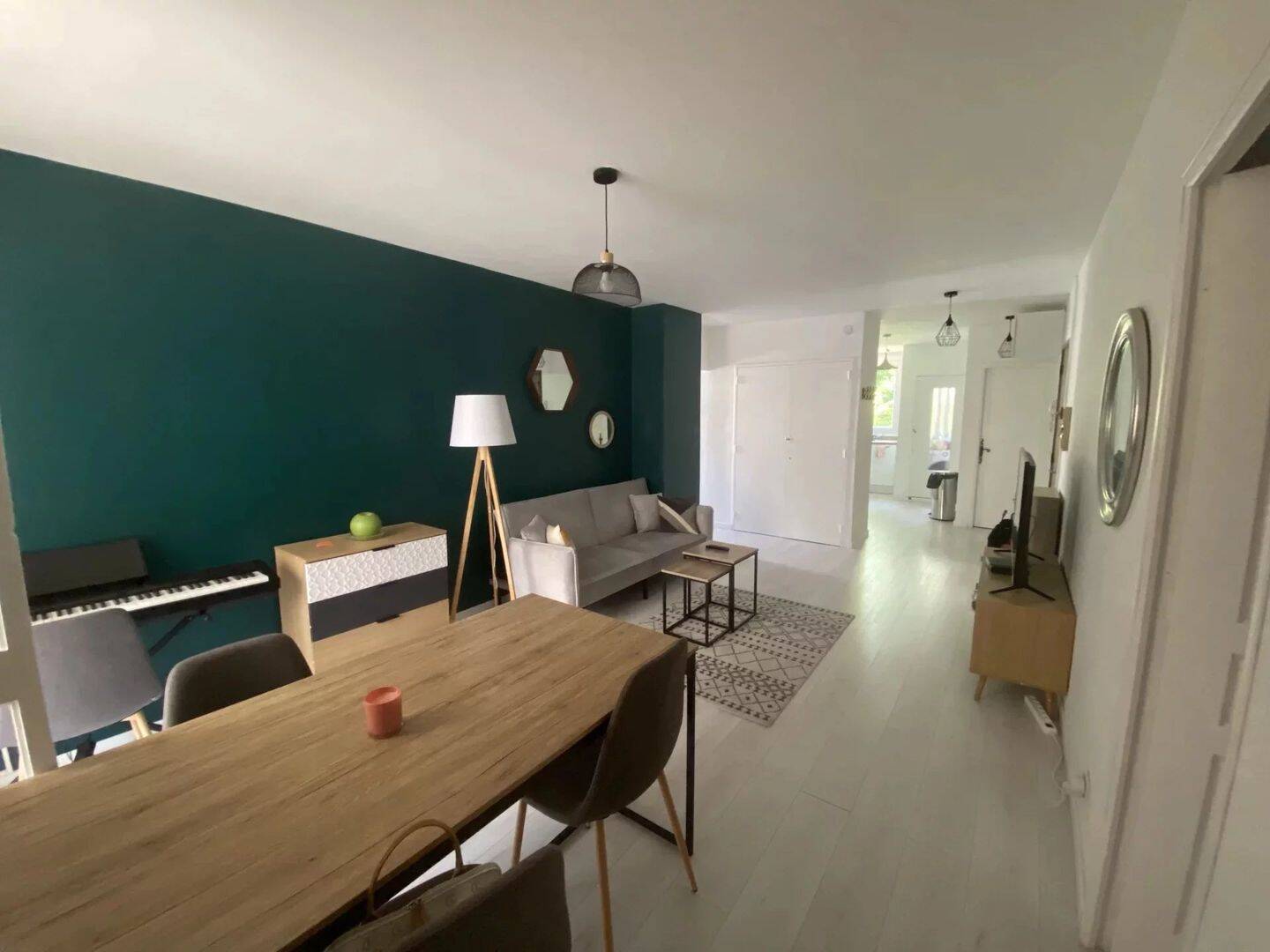 5 pièces 84 m² · à Aix-en-Provence · 84,1 m² · 590 €