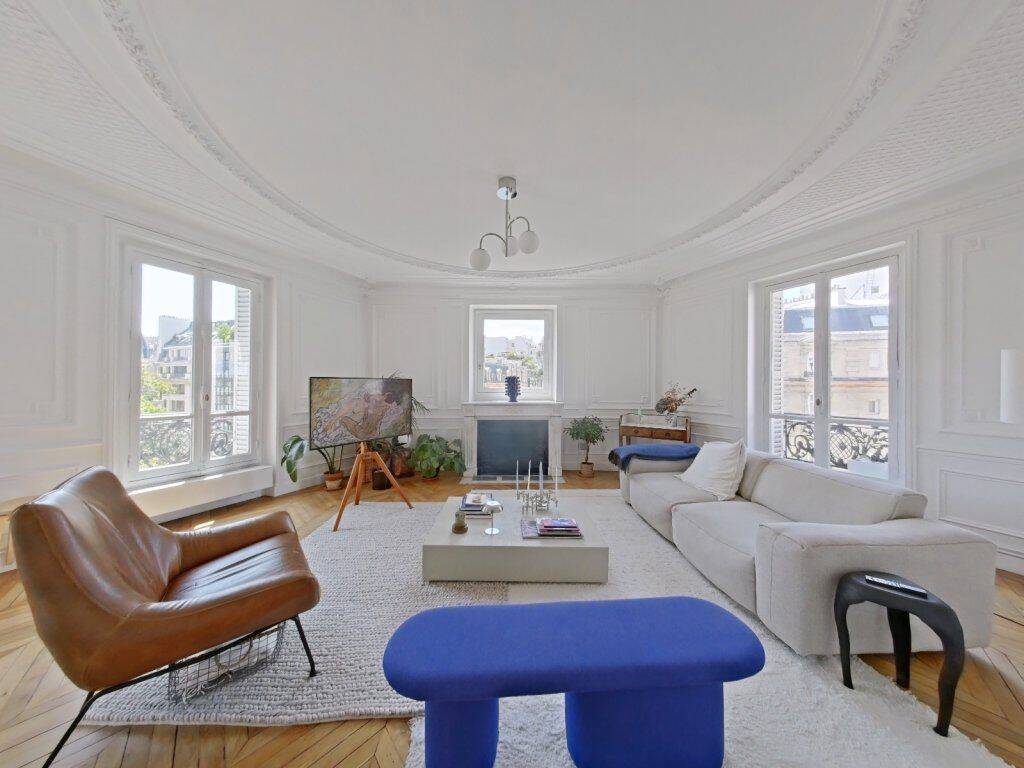 Appartement 5 pièces 131 m² · à Paris 8ème Arrondissement · 131 m² · 4 356 €