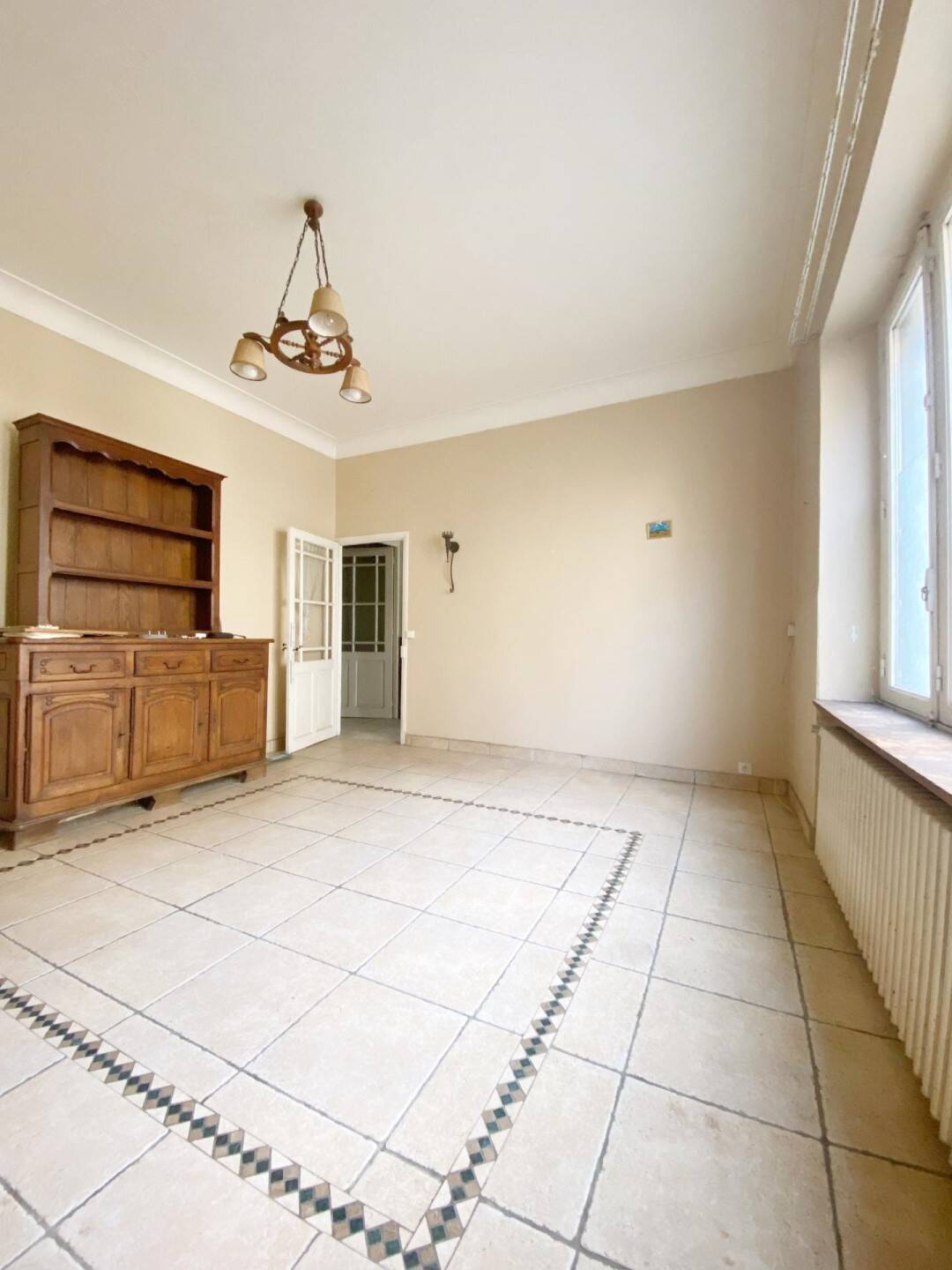 Maison 8 pièces 219 m² · à Brassac · 219 m² · 110 000 €