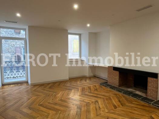Appartement à louer 635 € 3 pièces 2 chambres 69 m² 1er étage Le Cheylard 07160