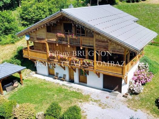 Chalet à vendre 830 000 € 11 pièces 5 chambres 175 m² 1 000 m² de terrain Villard-sur-Doron 73270