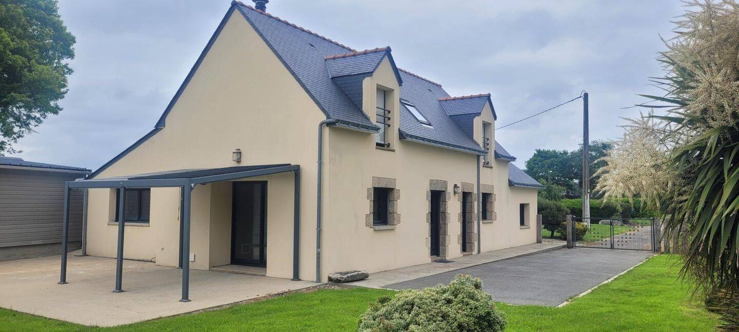 Maison 6 pièces 128 m² · à Évellys · 128 m² · 1 225 €