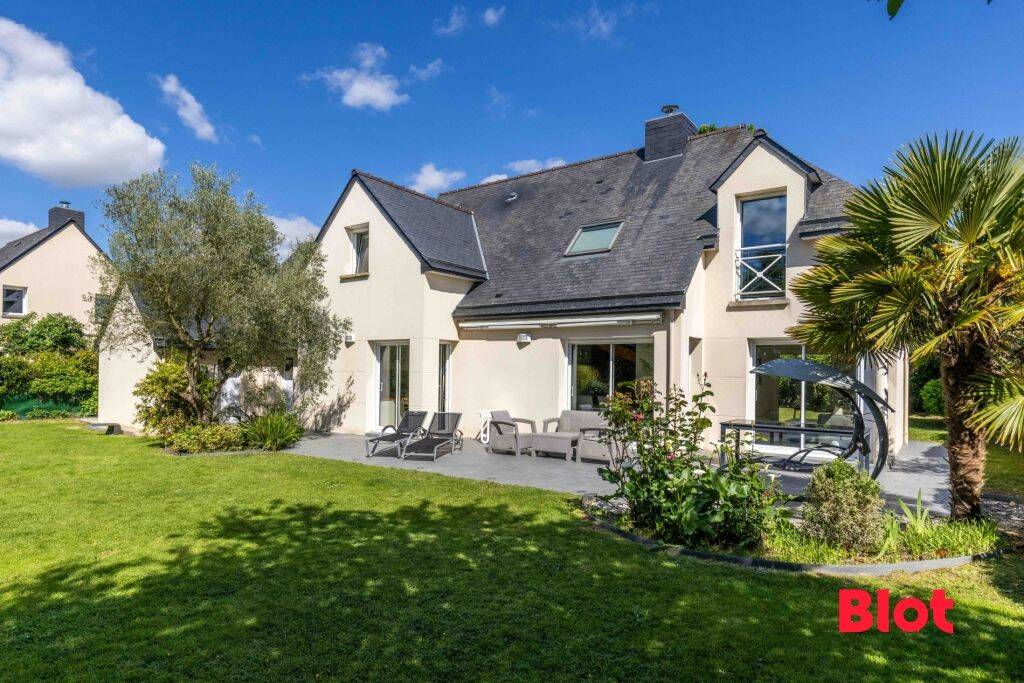 Maison 6 pièces 163 m² · à Bédée · 162,6 m² · 441 000 €