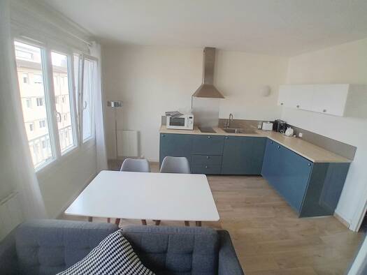 Appartement à louer 506 € 1 pièce 32 m² Étage 4/4 dès le 15/04/2026 Centre Issoire 63500