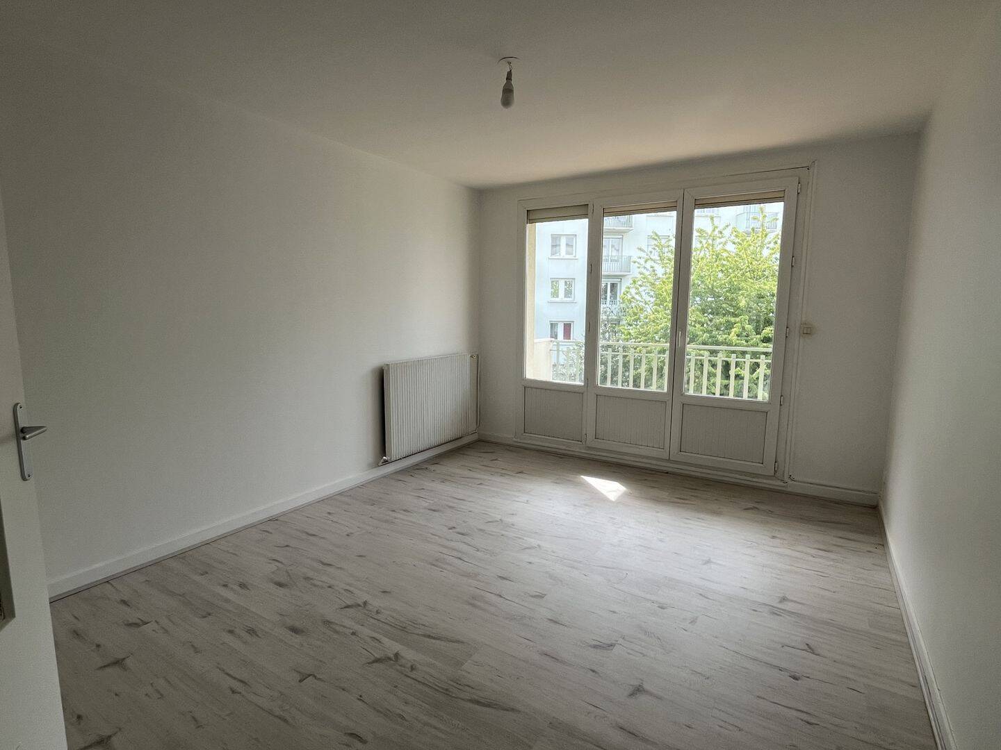Appartement 3 pièces 65 m² · à Saint-Étienne · 64,9 m² · 70 000 €