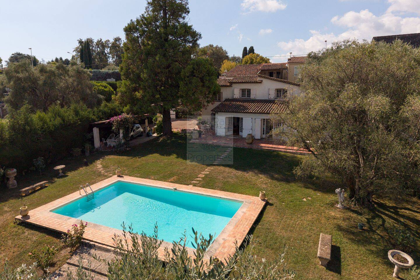 Maison 9 pièces 256 m² · à La Colle-sur-Loup · 256 m² · 1 370 000 €