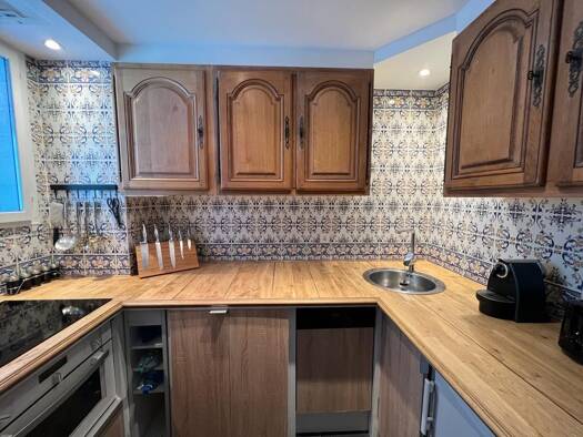 Appartement à louer 900 € 1 pièce 40 m² Étage 2/3 disponible dès maintenant Les Paluds Saint-Laurent-du-Var 06700