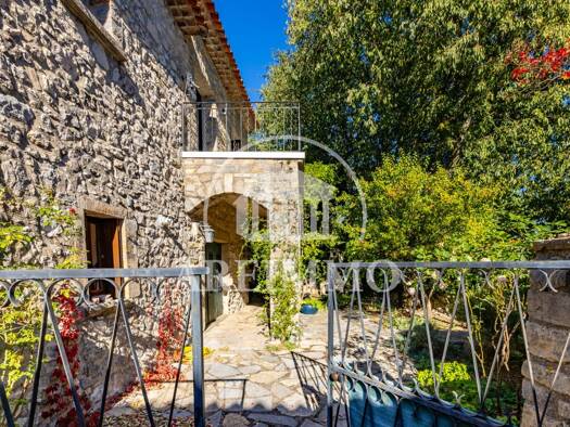 Maison à vendre 355 000 € 7 pièces 1 chambre 208 m² 557 m² de terrain Saint-Martin-de-Londres 34380