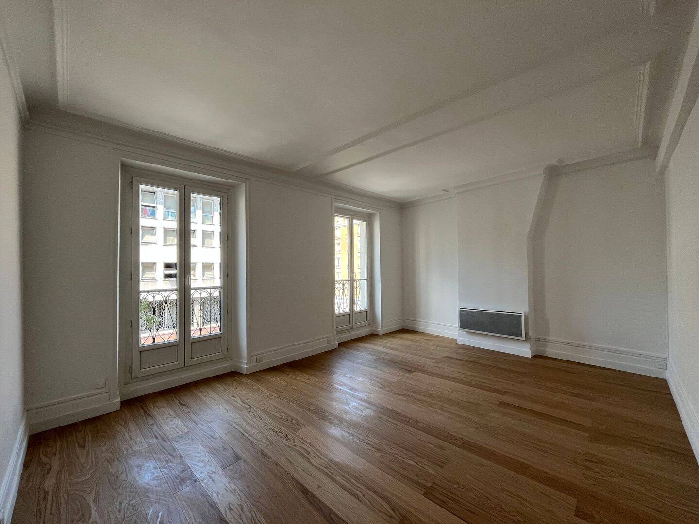 Appartement 2 pièces 44 m² · à Paris 5ème Arrondissement · 43,6 m² · 2 062 €